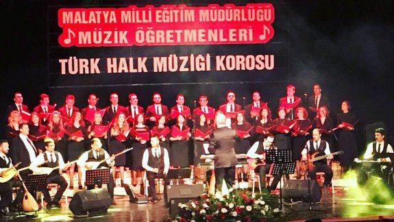 Malatya İl Milli Eğitim Müdürlüğü Müzik Öğretmenleri Türk Halk Müziği Korosu tarafından memleket havaları seslendirdi.